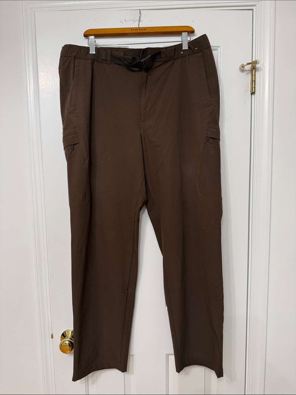Men's Uniqlo Relaxed Cargo Pants - Brown Size Large.